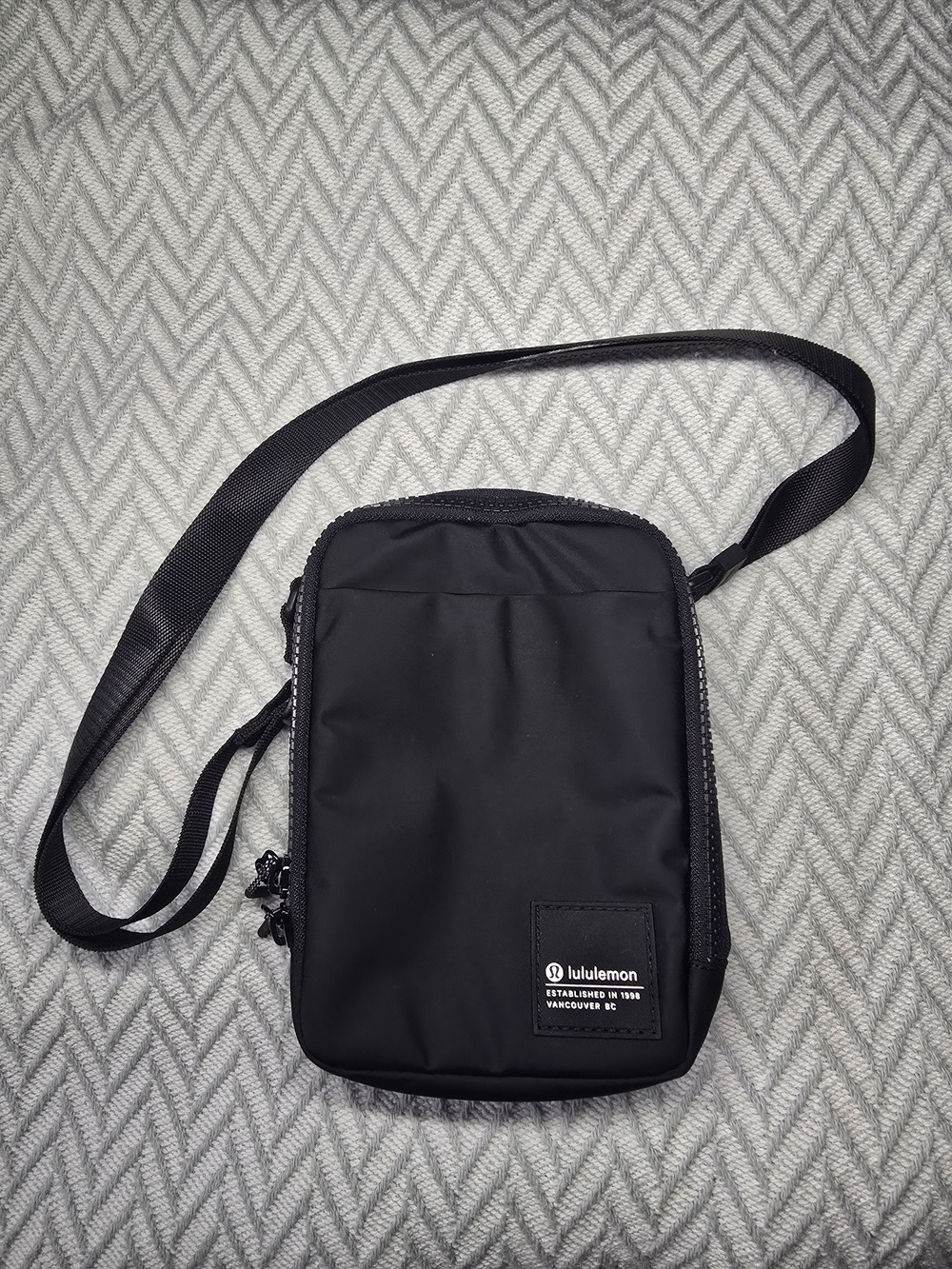 Lululemon Black Crossbody Phone Bag - Nwot Compact Sling